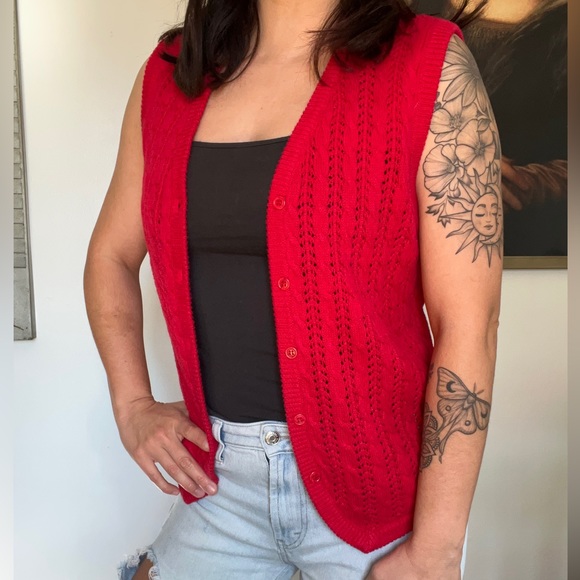 Vintage knit red vest - Picture 3 of 4